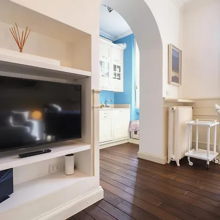 Refined And Bright One-bedroom Near Risorgimento Apartment