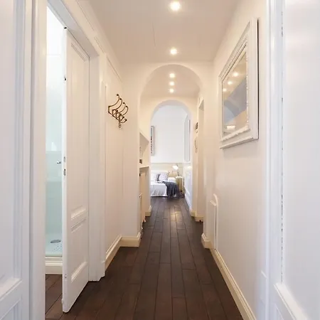 Refined And Bright One-bedroom Near Risorgimento Apartment