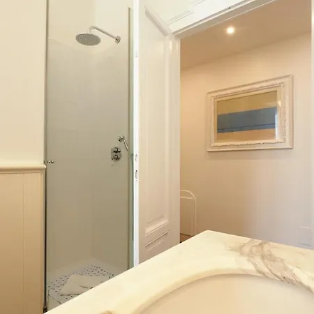 Apartment Refined And Bright One-bedroom Near Risorgimento Milan
