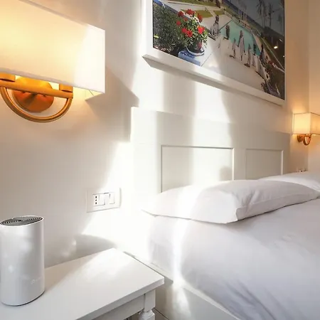 Apartment Refined And Bright One-bedroom Near Risorgimento *