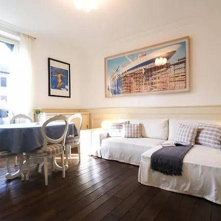 Refined And Bright One-bedroom Near Risorgimento *